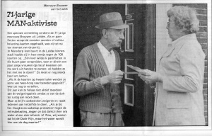 Uit de MAN-krant, oktober 1976. Mw. Brouwer haalt acceptgirokaarten op.