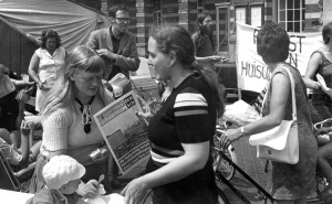 mei 1973 BHW-demonstratie op het Stadhuisplein te Leiden Tegen huisuitzetting en voor betaalbare nieuwbouw