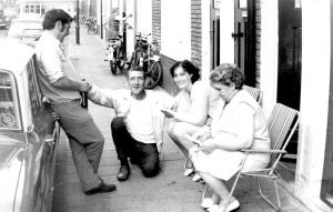 Huurders in Noord met de Buurtkrant, 1971-1974