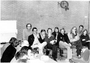 Verkiezingsforum in de Merenwijk 5-3-1974. In de zaal o.a. Peter Westbroek, Harry Boddé, Gerard Harmes, Ad van Winden en Cor Vergeer